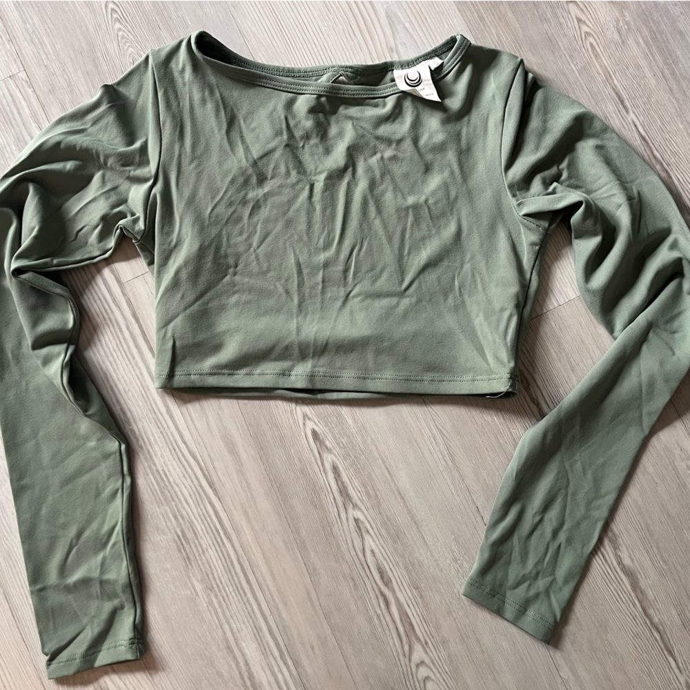 Green Long Sleeve workout Crop Top